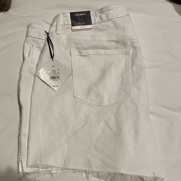 AVA & VIV Midi Shorts High Rise Slim Fit Stretch Jeans Shorts White Size 24 - Picture 3 of 6